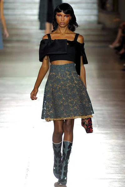 Look 13